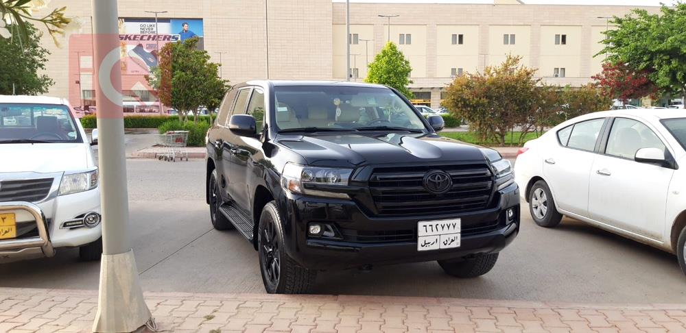 تۆیۆتا لاند کروزەر